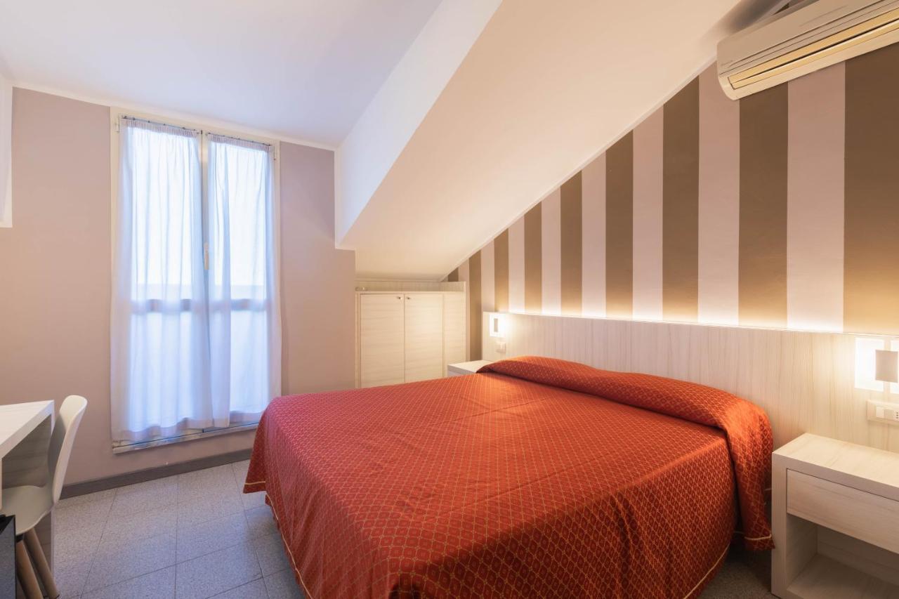 Hotel Danio Lungomare Alassio Exterior photo