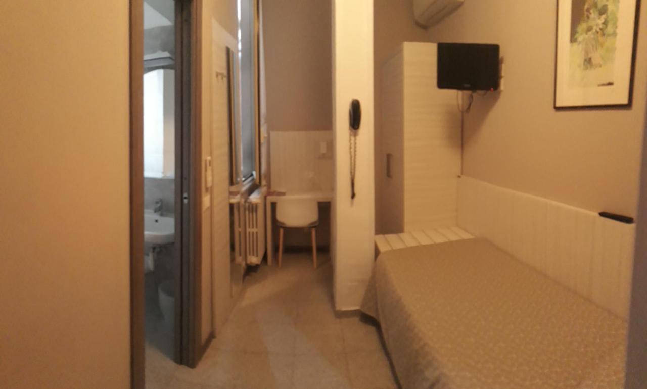 Hotel Danio Lungomare Alassio Exterior photo